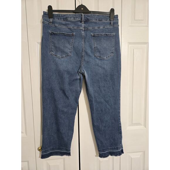 Time and tru size 18 women's plus size high rise capri jeans - Picture 4 of 10
